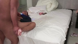 Pago el delivery con una buena cogida y el gusto al trabajador