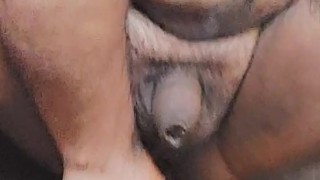 Princess Sissy en petticoat recibiendo Pleasure anal