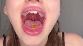 giantess likes to swallow those gummy bears
