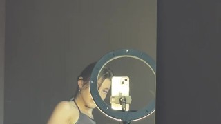 Beautiful bitch in gray top shows her ass💕