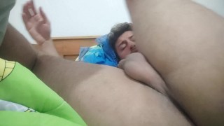 Jovencito hetero se masturba muy rico para ti | Hombre masturbándose asta correrse como un caballo