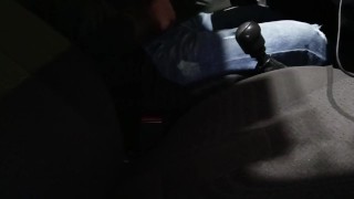 Me masturbo mientras conduzco de vuelta a casa