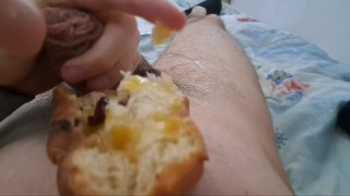 ragazzaccio rende la brioches più gustosa di sborra