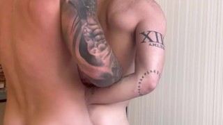 Amigos futbolistas Heteros Se Maman Sus Enormes Pollas a Escondidas De Sus Novias