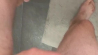 Poranny trening w łazience