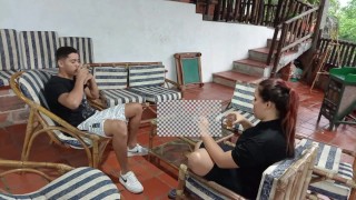 MI CUÑADO SE QUEDA DESCANSANDO Y YO APROVECHO PARA CHUPARLE ESA VERGA TAN RICA Y LUEGO COGER