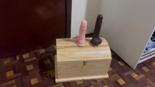 los consoladores en la caja😛