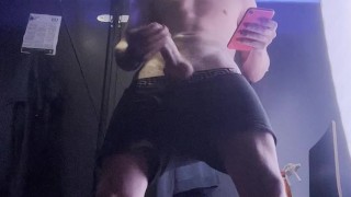 CHAV BOY HAS A WANK IN SUNBED SHOP💦