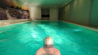 Risky full naked in hotel pool