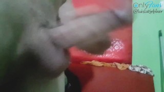 Me acuerdo el rico culo de mi ex ..se me pone dura la polla y me la jalo asta terminar..🥵🔥🍆