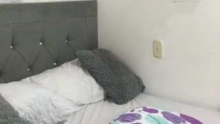 I masturbate and show my tits for my lover.