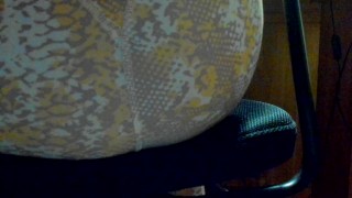 お腹ゆるゆる腹痛我慢しながらぶりぶり連発おなら。