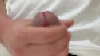 [Japanese married man in his 30s] Please look carefully as he simply jerks off his penis.