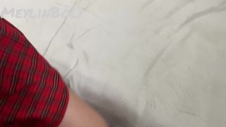 CASERO LINDA GOLEGIALA INOCENTE LE ENCANTA FOLLAR DURO CON SU UNIFORME ESCOLAR