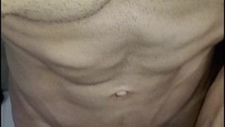 TONGUE, SLOOPY, SALIVA, SUMISO, GARGANTA, LECHE, SIX PACK PRIMER PLANO