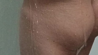 Maintenance in the shower. Inevitable to masturbate