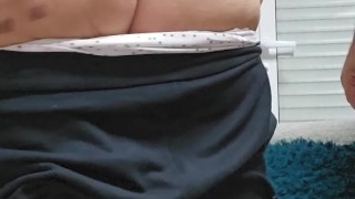 Follada en el sofá...ella cabalgando duro.