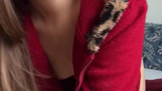 Garota faz chamada de vídeo com homem mais velho por dinheiro, se exibe e mostra tudo