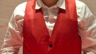 Halloween: Me masturbo disfrazado de vampiro hasta sacar todo mi semen