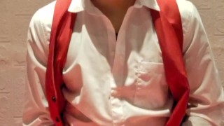 Halloween: Me masturbo disfrazado de vampiro hasta sacar todo mi semen