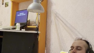 мальчие дрочит