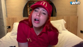 VIDEO ENCONTRADO EN CELULAR DE EMPLEADA DE MCDONALD´S MASTRUBÁNDOSE