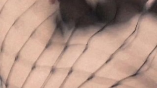 Linda femboy en medias se masturba hasta venirse 💦❤️