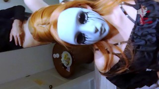 Mi hermanastro mayor me acompaña a pedir caramelos