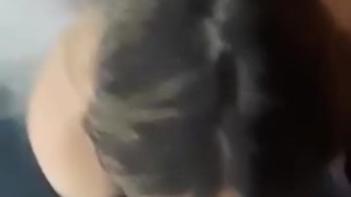 No me aguante y se la chupe a mi mejor amigo en el cumpleaños de su padre, por poco nos descubren 🥵