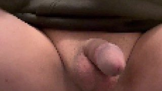 ローションで亀頭を攻めていると気持ちよすぎておしっこが出てしまいました