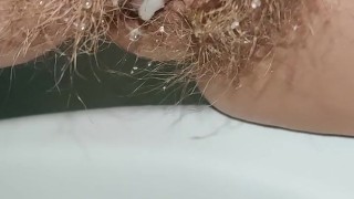 💛 Hairy pussy pees in sink 💦 Perverted mom pissing and dripping creampie