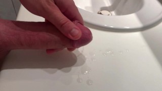 Gay, compilation de 8 grosses ejaculations- Français branle sa grosse bite en publique et intérieure