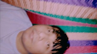 Amigo lo graba en mi cuarto