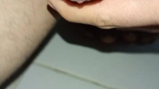 EL MEJOR LUBRICANTE PARA SEXO ANAL, VAGINAL, UNA POLLA GRANDE VENOZA Y BABOSA, PRIMER PLANO