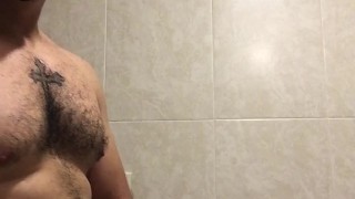 Latino de Verga caliente lechosa