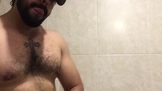 Latino de Verga caliente lechosa