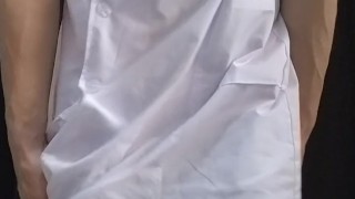 男の娘のナースがおしっこを我慢したけどお漏らししちゃった・・・