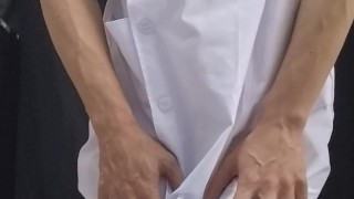 男の娘のナースがおしっこを我慢したけどお漏らししちゃった・・・