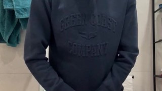 Bi fella jerking off crazy cumshot