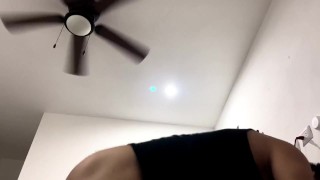 Hermanastra traviesa siempre encuentra una razón para tener sexo