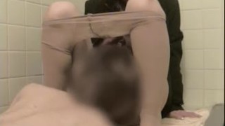 素人妻のおしっこ＆放尿後のお掃除クンニ