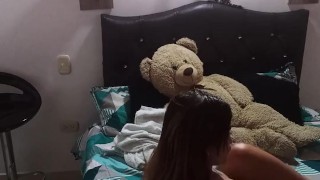 I finger my girlfriend until she cums
