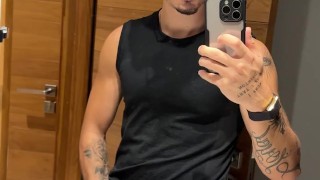 Fit guy wants a boyfriend