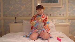 着物をきて、ご主人様に自慰をしているところをみてもらいました。とっても恥ずかしかったです。。。