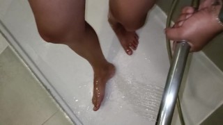 Twink is cleaning dirty feet
