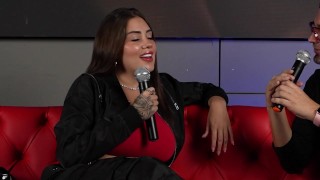 Sara Blonde se atraganta con una verga GORDA enfrente de su CORNUDO en Juan Bustos Show