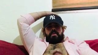 Masturba su pene eyacula si semen en mi camión joven de 18 años latino