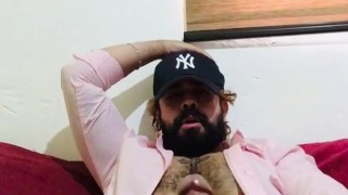 Masturba su pene eyacula si semen en mi camión joven de 18 años latino