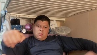 Verdadero macho alfa con los huevotes grandes y la pija peluda