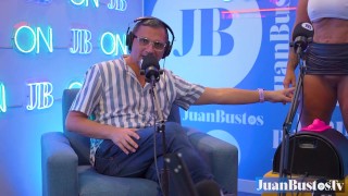 Kata Sanchez MILF caliente no puede contener las ganas de correrse en máquina vibradora - JB Podcast